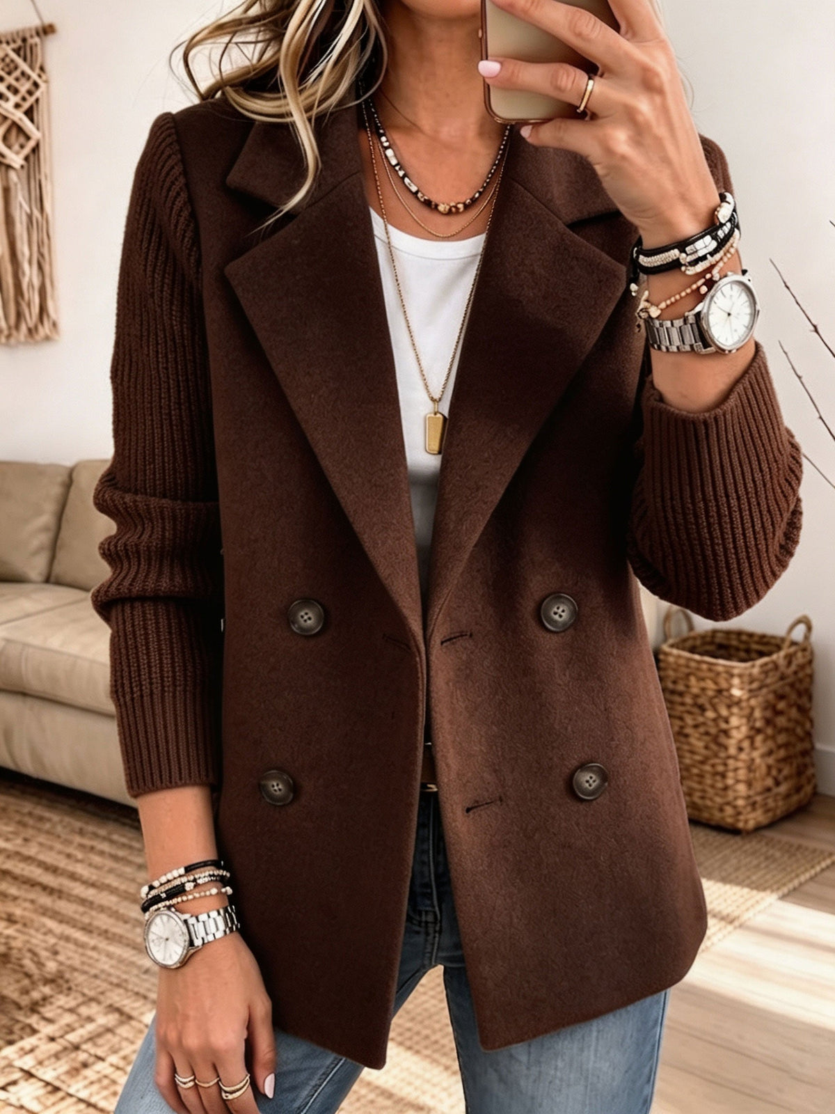 Elegant blazer med strikkede ærmer – smart, varm og afslappet