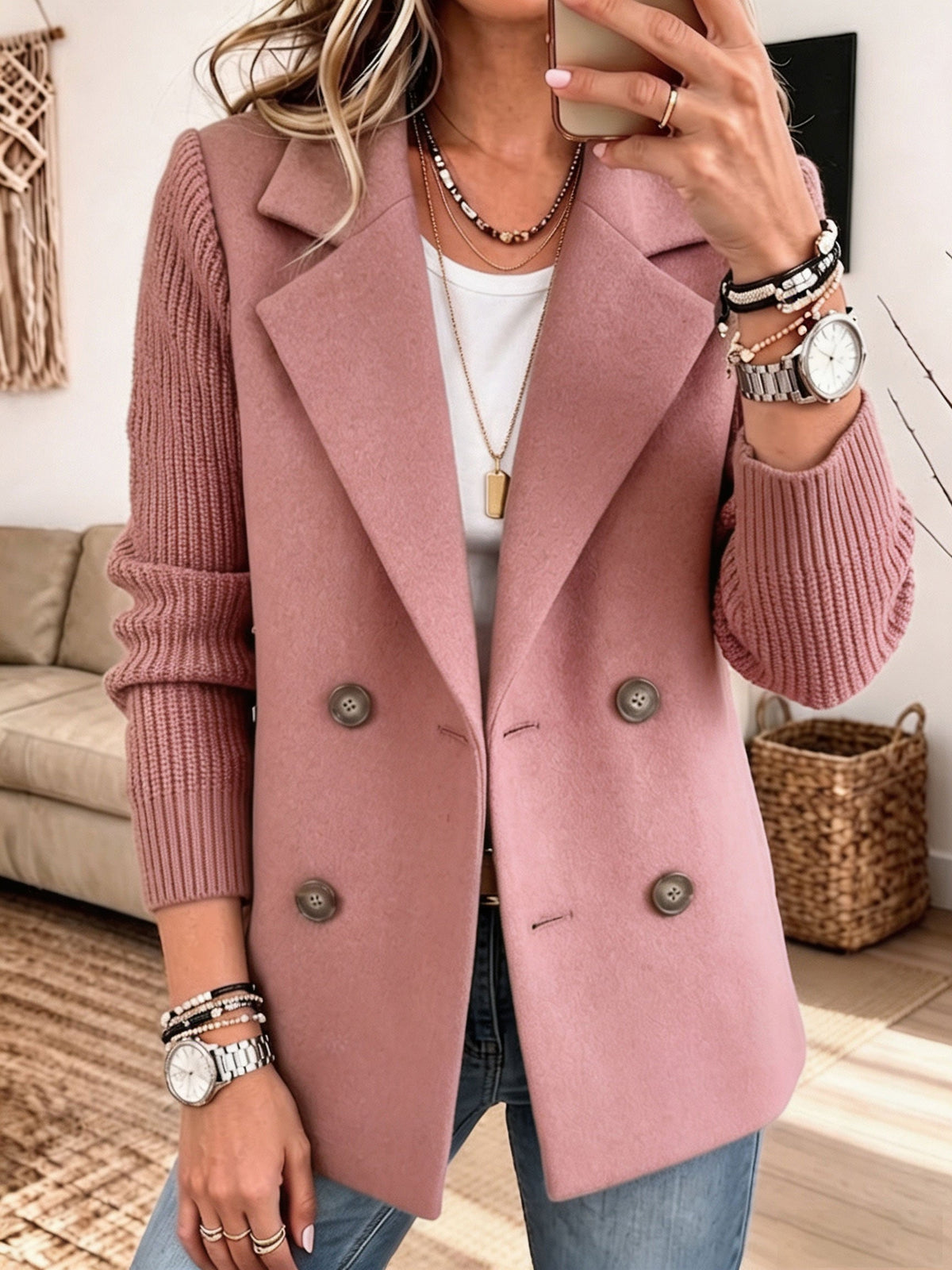 Elegant blazer med strikkede ærmer – smart, varm og afslappet